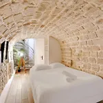 Paris Hideaway, Private Cinema - Gethosted