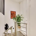 Paris Hideaway, Private Cinema - Gethosted