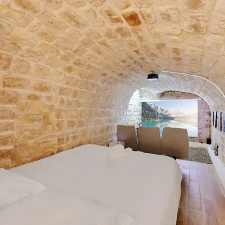 Hideaway, Private Cinema - Gethosted * Parigi